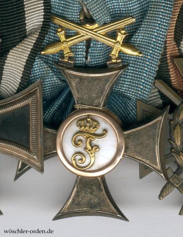 Württemberg, Friedrichsorden, Ritterkreuz II. Klasse mit Schwertern von Wennberg, an 3er Ordensschnalle