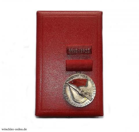 Deutsche Demokratische Republik, Medaille für die Teilnahme an den bewaffneten Kämpfen der deutschen Arbeiterklasse in den Jahren 1918–1923, im Verleihungsetui