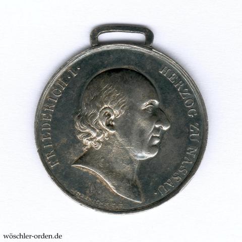 Nassau, Silberne Tapferkeitsmedaille (1. Modell)